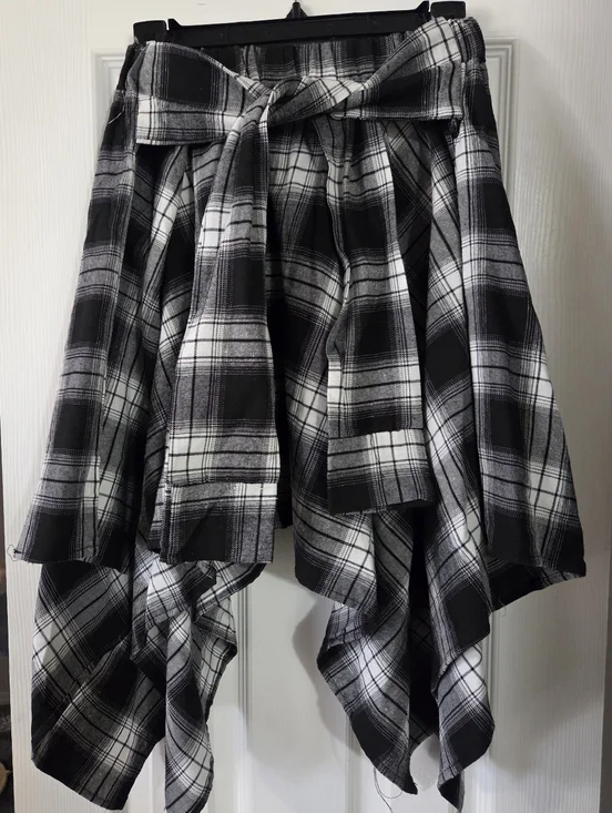 Black & White Plaid Asymmetrical Tie-Waist Skirt - Picture 2 of 3